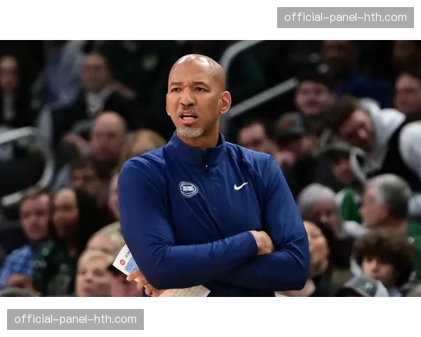 现场直击：爵士队主场致敬已故传奇教练杰里·斯隆，全场高呼“教练”